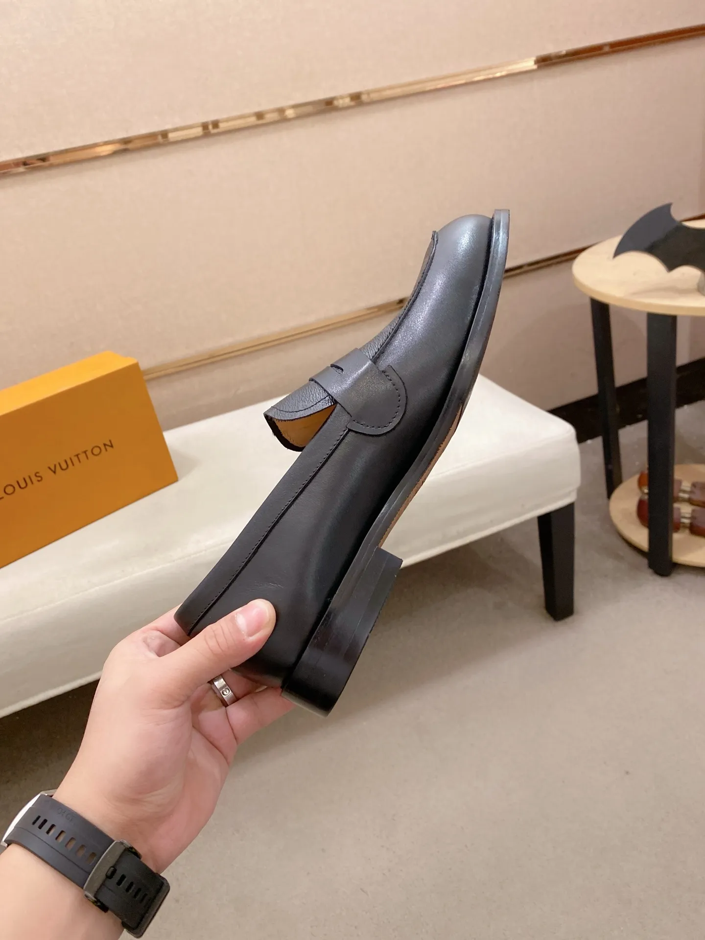Men's Men's Shoes 500💰⚡️New models on the market⚡️Louis Vuitton (Louis Vuitton/LV) casual, business formal wear! Made with pure Italian craftsmanship, the upper is made of first-layer cowhide, which is full of texture! The lining is cowhide and the original rubber leather shoe outsole. The style is atmospheric and comfortable! Positive code 38-44